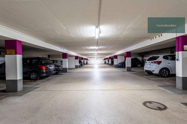 geräumige Tiefgarage
