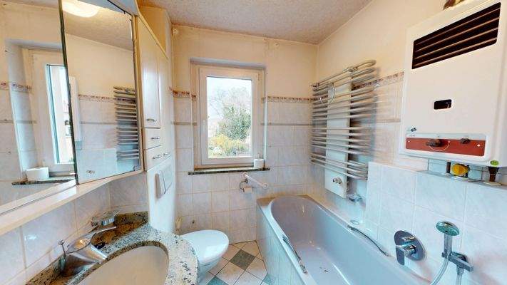 Badezimmer im Obergeschoss