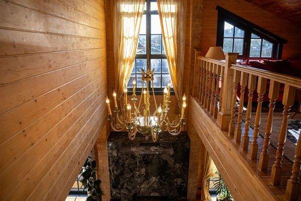 Eindrucksvolle Galerie mit viel Licht 