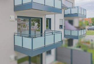 Außenansicht überdachter Balkon