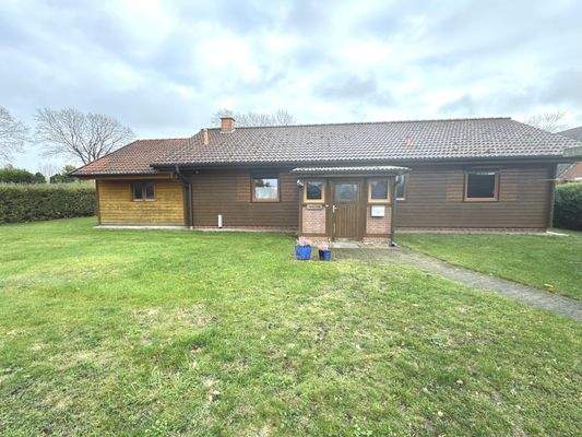 Frontansicht mit Anbau