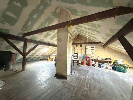 Spitzboden Haus Nr. 8