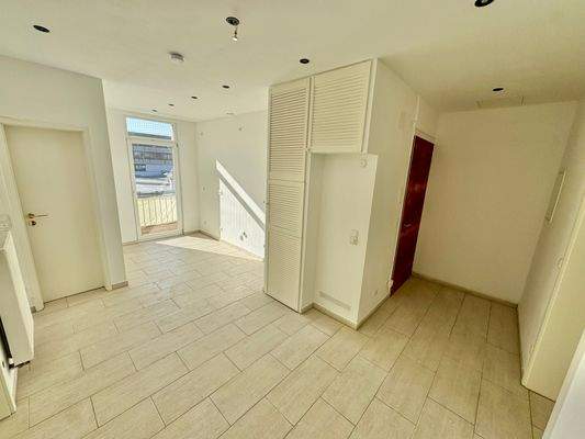 Offenes Entrée mit Essen/Kochen