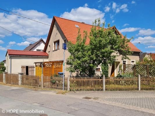 Straßenansicht