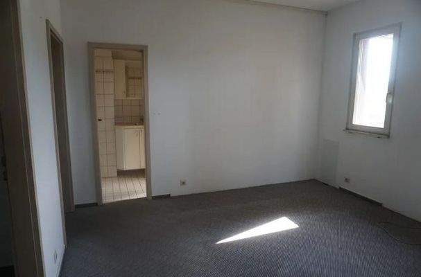 Vorderhaus, 1. OG, unrenoviert 