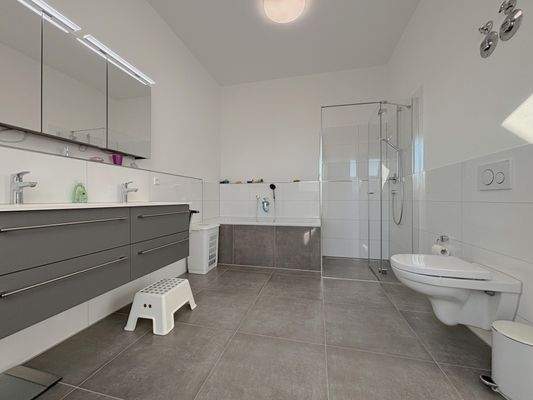 Tageslichtbad im 2. Dachgeschoss