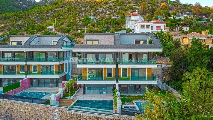 Sea-View Villa with Private Pool in Alanya Tepe