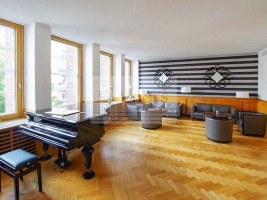 Buchbarer Konferenzraum + Büro