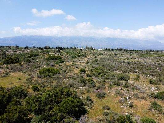 Wundervolles Grundstück zum Verkauf in Xirosterni