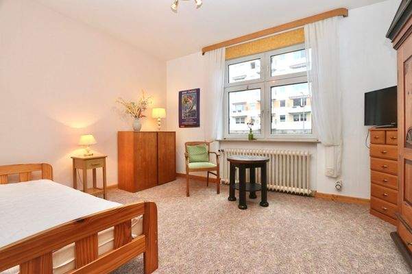 Blick in das Schlafzimmer 2