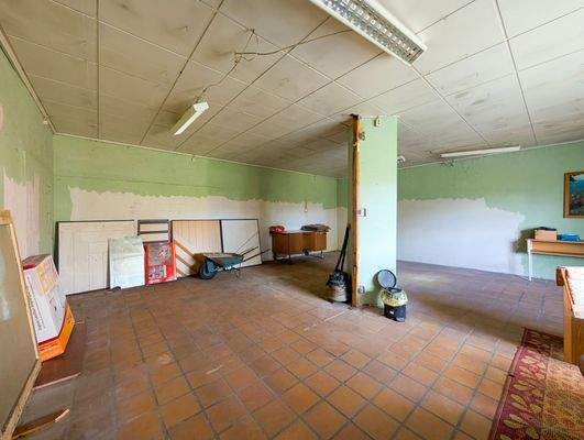 ehemalige Verkaufshalle