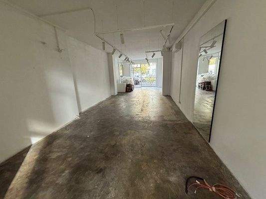 Blick durch den Laden