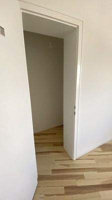 Nische in weiterem Schlafzimmer, Ankleide