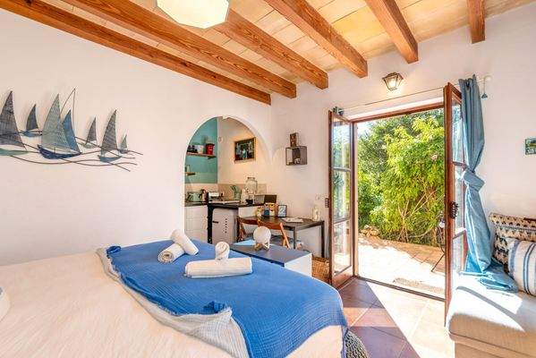 Schlafzimmer mit Terrassenzugang