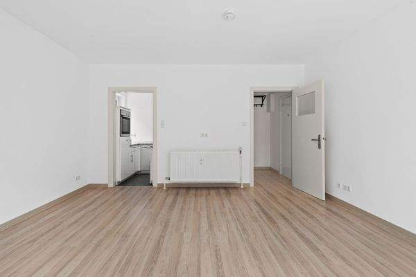 Zugänge zu Küche und Flur