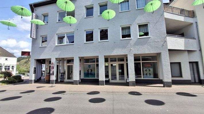 Vorderseite Wohn- und Geschäftshaus