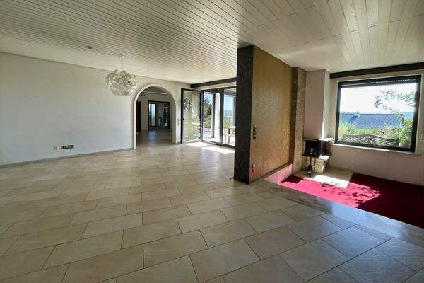 Wohnzimmer und Kaminzimmer