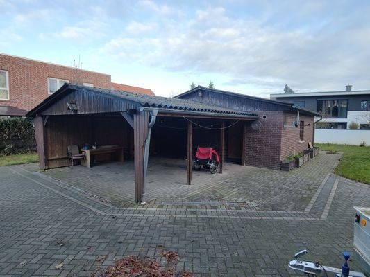 Carport und Garage2.jpg