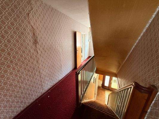 42 Flur rechte Hälfte