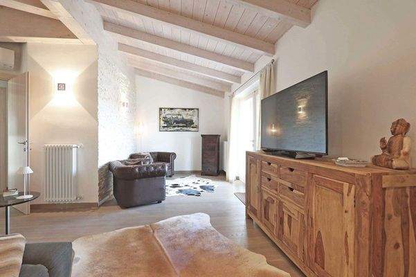 V008-2025_Wohnzimmer_1.1