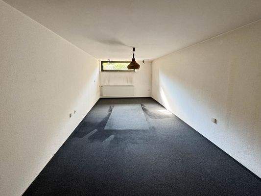Weiteres wohnlich ausgebautes Zimmer im Kellergeschoss 