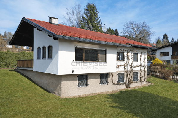 Aussenansicht ohne Sträucher