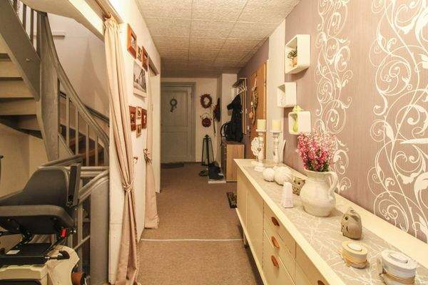 Flur und Treppenaufgang 1.OG