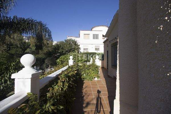 Refurbished Detached Villa with Comfort and Privacy in Benalmádena