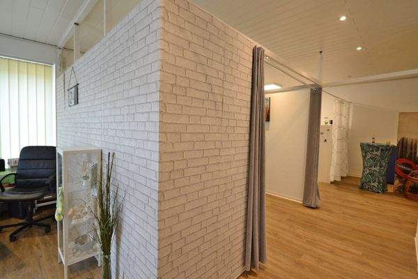 3 Therapie-/Arbeitsplätze