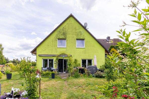 Außenansicht + Garten