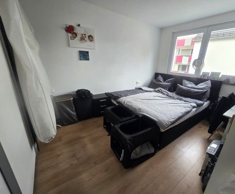 Schlafzimmer 1