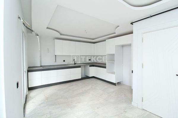 3-Bedroom Duplex Apartment in a Complex in Mudanya Bursa