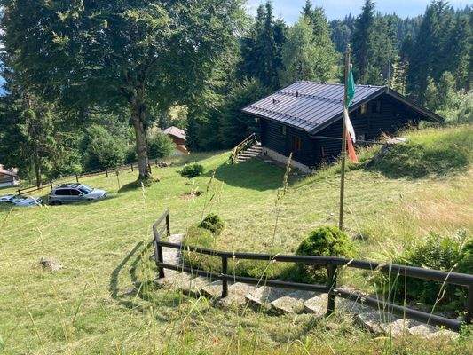 Idyllische Berghütte in den Belluneser Dolomiten