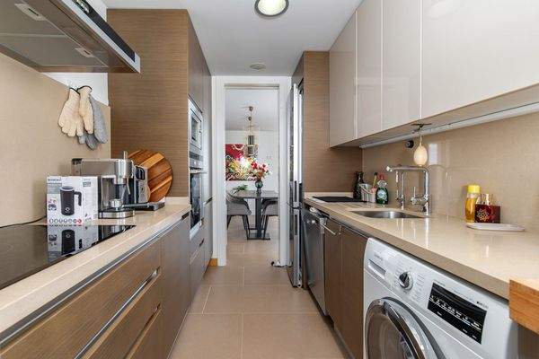 Voll ausgestattete Küche