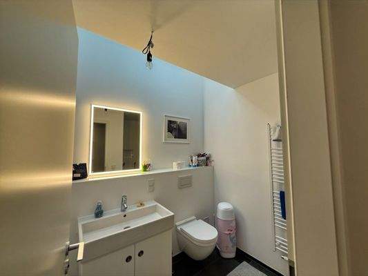 Bad mit Wanne und Dusche