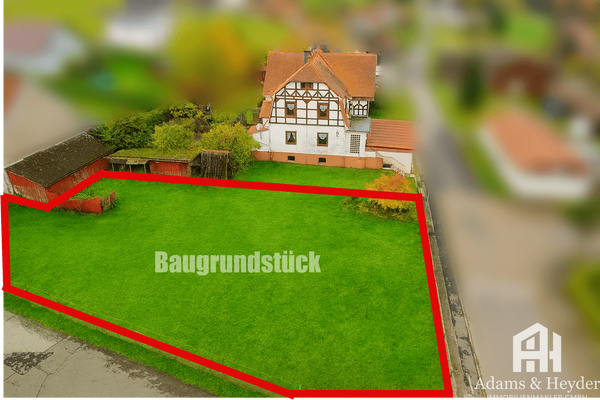 Außen ganzes Grundstück m.Bauplatz