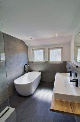 Tageslicht-Badezimmer Bild 1 DG