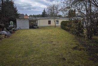 Blick vom Grundstück aufs Haus