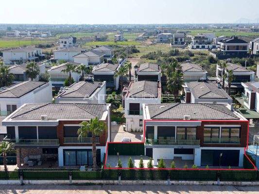 Villa with Shared Pool near the University in Döşemealtı Antalya