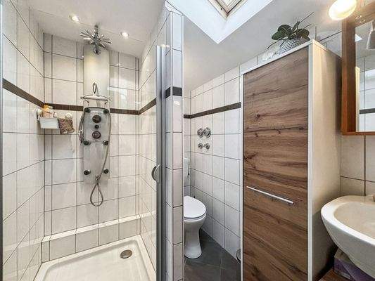 Bad DG u. Speicherzimmer _1