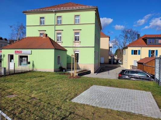 Garten und Stellplätze der Wilhelm-Franke Str. 31.