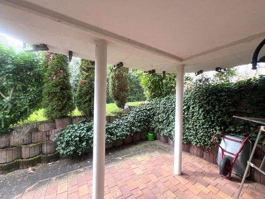 Überdachter Freisitz UG