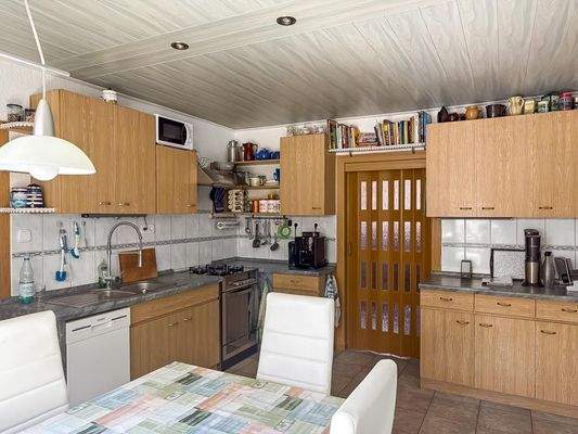 Küche Hauptwohnung