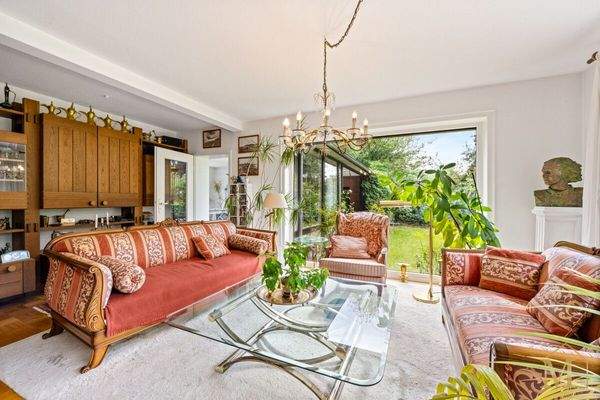 Großzügiges Wohnzimmer