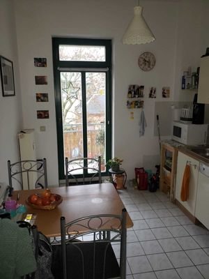 Küche und Balkon 