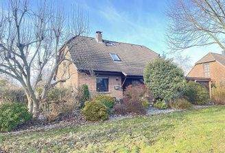 Hausansicht von Straße