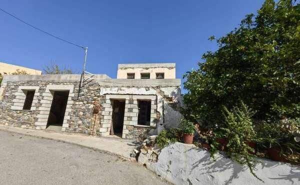 Kreta, Exantis: Unvollendetes, teilweise renoviertes Haus zum Verkauf in der Nähe von Bali