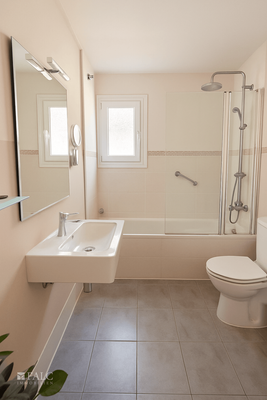 Badezimmer mit Badewanne