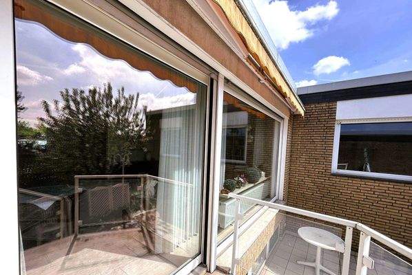 große Fenster zur Terrasse