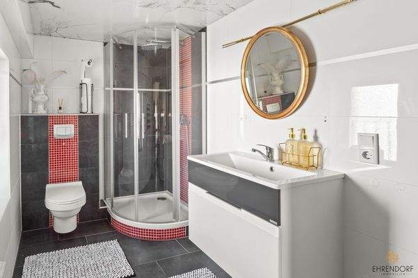 modernisiertes Badezimmer